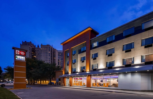 Best Western Plus Hyde Park Chicago Hotel