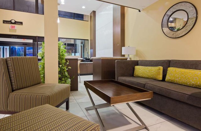 Best Western Plus Oakbrook Inn