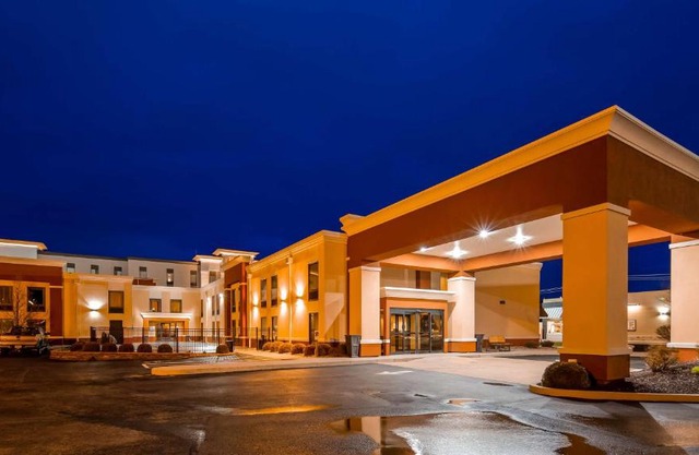 Parkway Hotel 