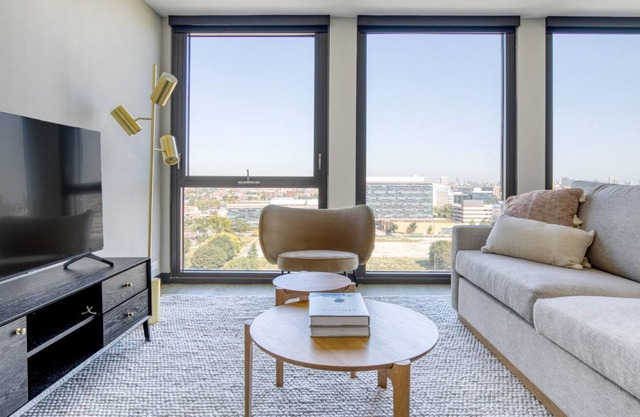Charming Medical District 1BR w/ Gym + W/D, 1 block to L, by Blueground