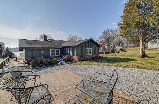 Charming Ohio River Water Porch 