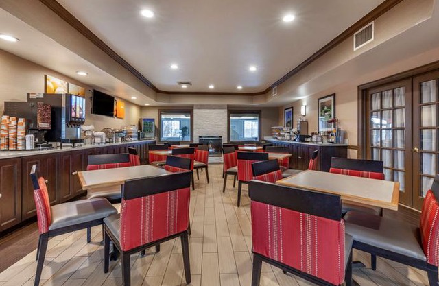 Comfort Inn & Suites Geneva- West Chicago