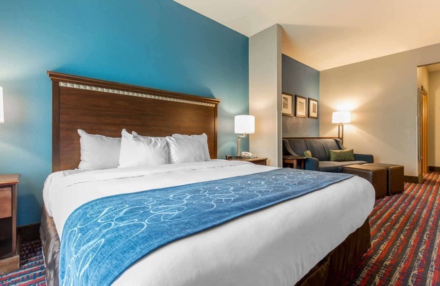 Comfort Suites Fairview Heights