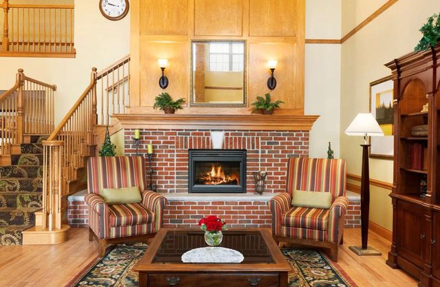 Country Inn & Suites by Radisson Sycamore IL