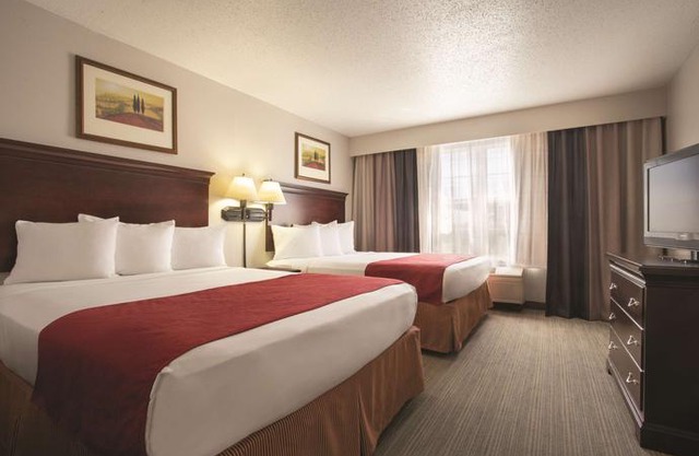 Country Inn & Suites by Radisson Moline Airport IL