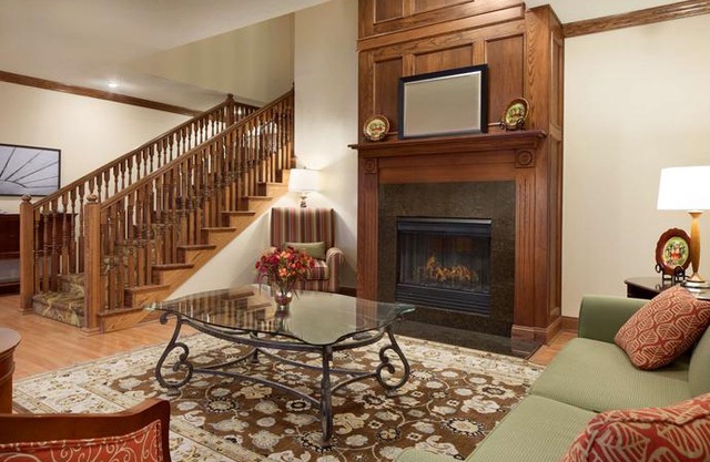 Country Inn & Suites by Radisson Champaign North IL