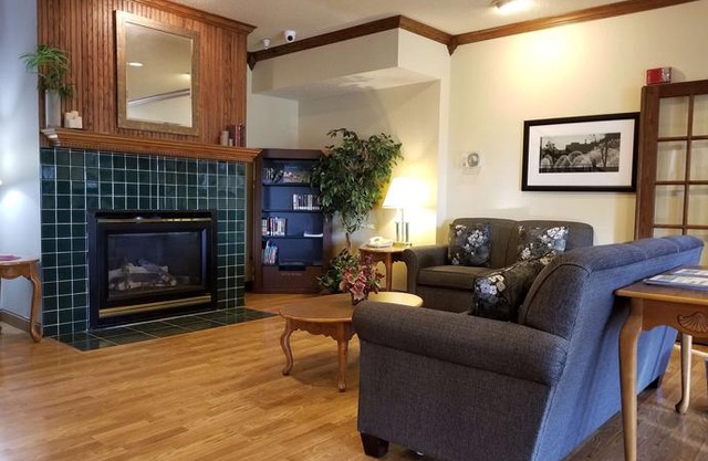 Country Inn & Suites by Radisson Galesburg IL