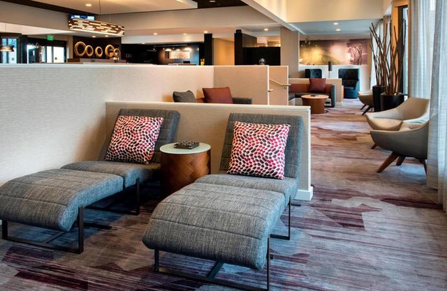 Courtyard by Marriott Chicago Naperville