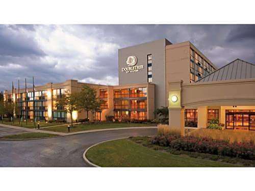 DoubleTree by Hilton Chicago - Arlington Heights