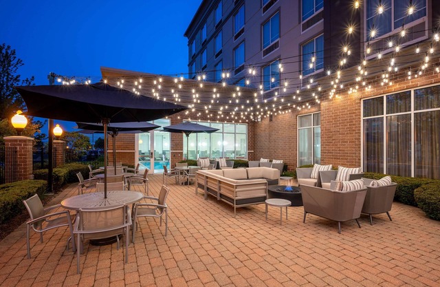 DoubleTree by Hilton Chicago Midway Airport