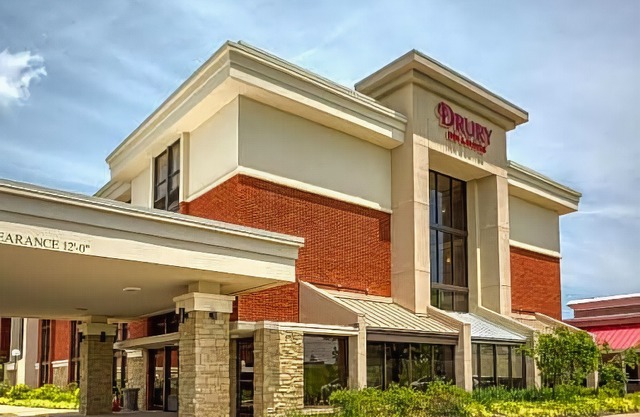 Drury Inn & Suites St. Louis - Fairview Heights