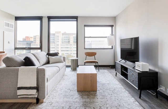 Fantastic Medical District 2BR w/ Gym + W/D, 1 block to L, by Blueground