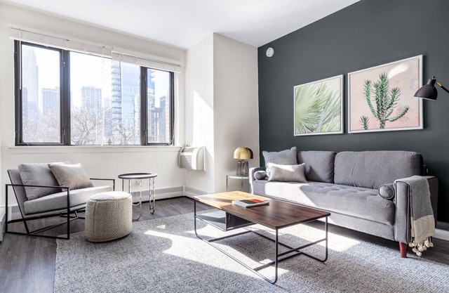 Gorgeous Gold Coast 1BR nr. Mariano Park & Oak St. Beach, by Blueground