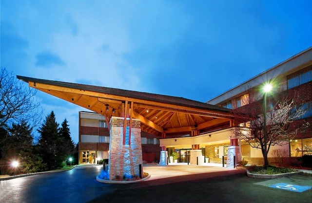 Holiday Inn Express Chicago-Downers Grove, an IHG Hotel