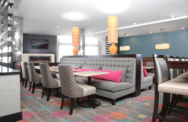 Holiday Inn Express Moline - Quad Cities Area