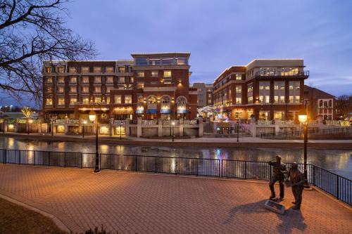 Hotel Indigo Naperville Riverwalk Ihg 