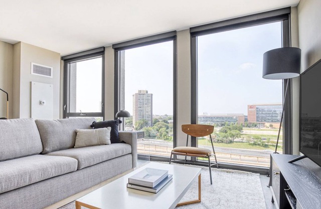 Modern Medical District 1BR w/ Gym + W/D, 1 block to L, by Blueground