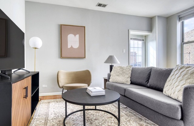 Premium Lakeview 2BR w/Patio, W/D, walk to Wrigley Field, by Blueground