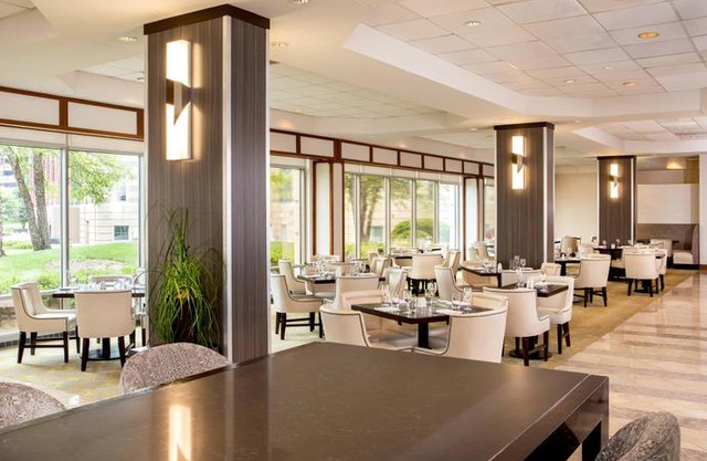 Sheraton Suites Chicago Elk Grove