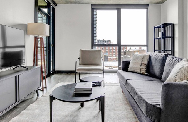 Sleek West Loop 1BR w/ Gym, Pool & Lounge, 2 blocks from L, by Blueground