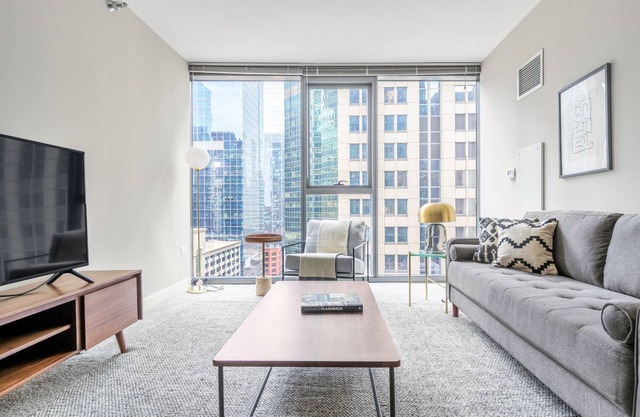 Smart Loop 1BR w/Pool, Gym, nr. Financial District, by Blueground