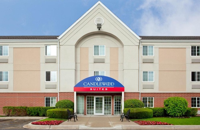 Sonesta Simply Suites Chicago Libertyville