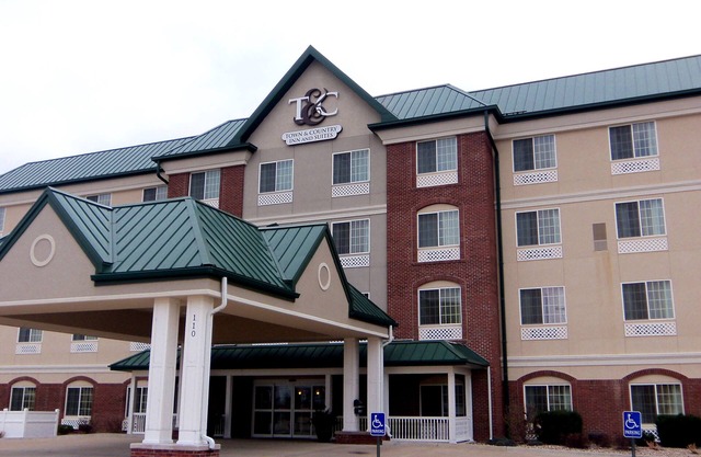 Town & Country Inn and Suites