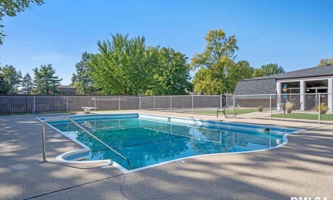 Springfield Condo | 130 m² Condo ∙ 2 bedrooms ∙ 3 guests