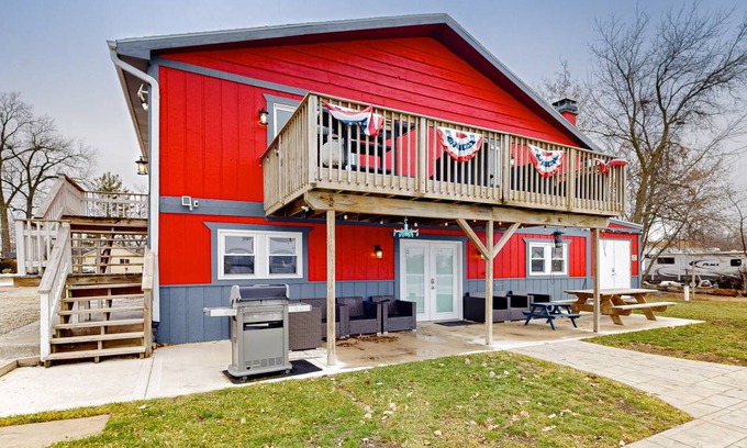 Channel Lake Apartment | 135 m² Apartment ∙ 3 bedrooms ∙ 15 guests