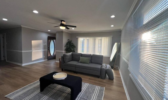 Tinley Park House | 150 m² House ∙ 4 bedrooms ∙ 8 guests