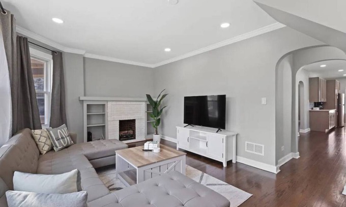 Morton Grove House | 158 m² House ∙ 3 bedrooms ∙ 11 guests