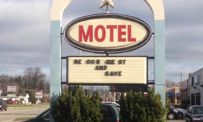 Naperville Hotel | 200 m² Motel ∙ 4 guests