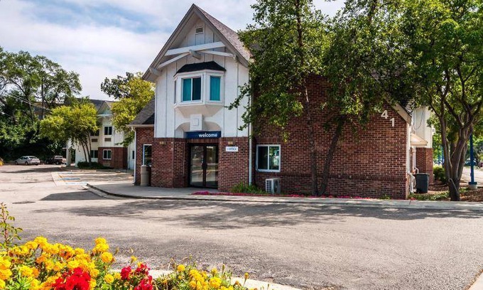 Arlington Heights Hotel | 21 m² Hotel ∙ 127 guests