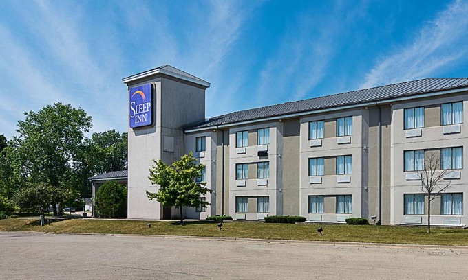 Lake Bluff Hotel | 225 m² Hotel ∙ 127 guests