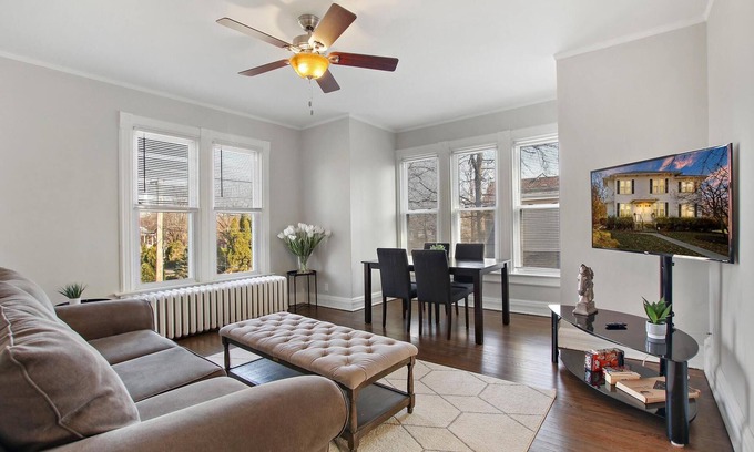 Libertyville Apartment | 3 Bdr ★ 3 King Beds ★ Ideal refuge during the crisis