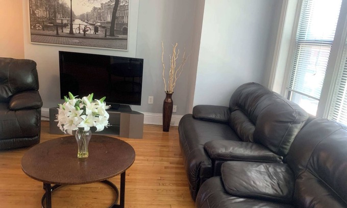 Near West Side Apartment | 3 Bedroom Medical Center!