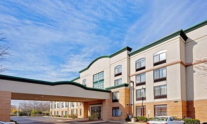 Arlington Heights Hotel | 3-Star Hotel ∙ Wingate by Wyndham - Arlington Heights