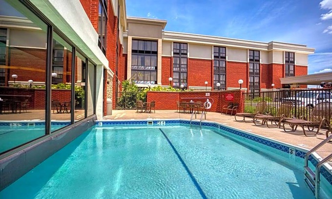 Fairview Heights Hotel | 3-Star Hotel ∙ Drury Inn & Suites St. Louis - Fairview Heights