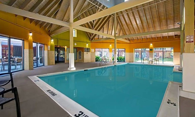 Lincolnshire Hotel | 3-Star Hotel ∙ Homewood Suites by Hilton Chicago-Lincolnshire