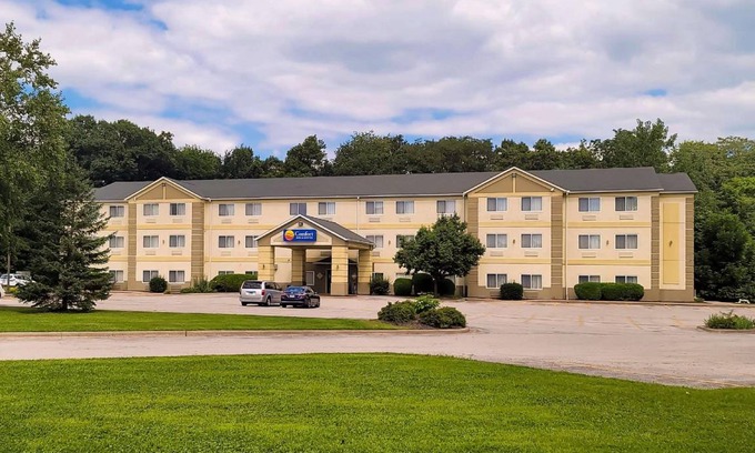 Carbon Cliff Hotel | 33 m² Hotel ∙ 127 guests