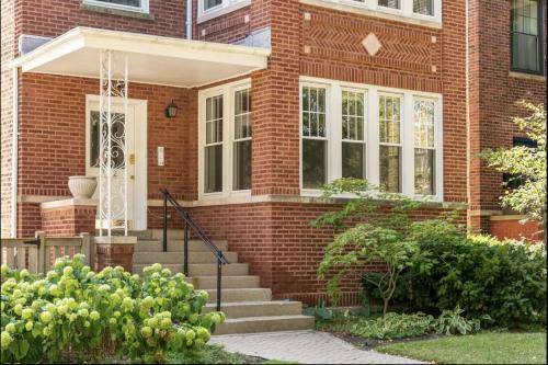 South Evanston Apartment | 348 m² Apartment ∙ 6 bedrooms ∙ 14 guests