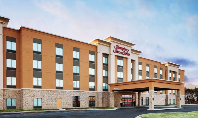 Waukegan Hotel | 46 m² Hotel ∙ 127 guests