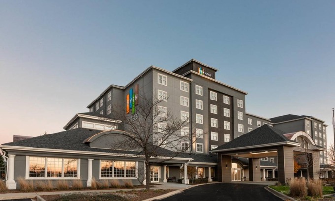 Tinley Park Hotel | 47 m² Hotel ∙ 127 guests