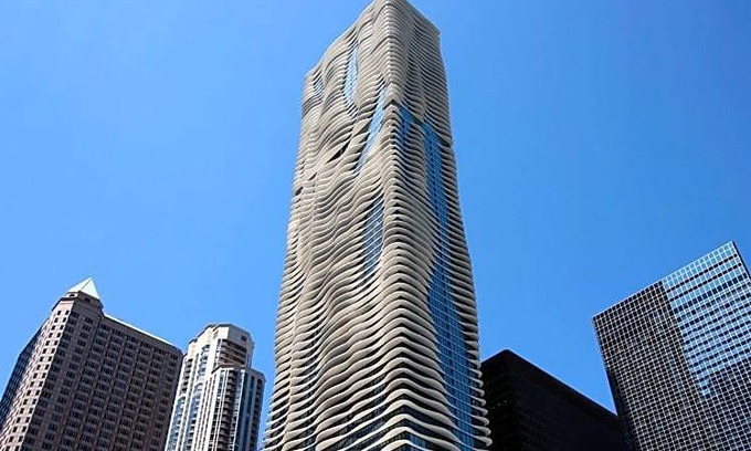 Lakeshore East Hotel | 5-Star Hotel ∙ Radisson Blu Aqua Hotel, Chicago