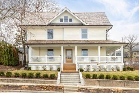 West Dundee Apartment | 53 m² Apartment ∙ 1 bedroom ∙ 2 guests