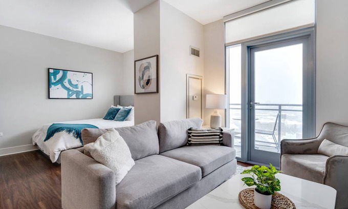 River North Apartment | 55 m² Studio flat ∙ 1 bedroom ∙ 2 guests