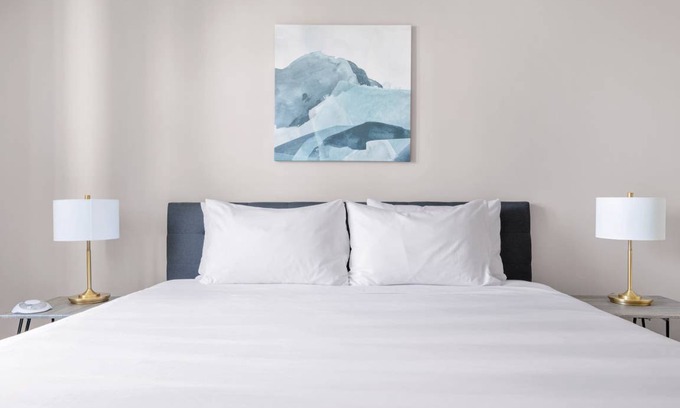 The Loop Hotel | 56 m² Hotel ∙ 1 bedroom ∙ 3 guests