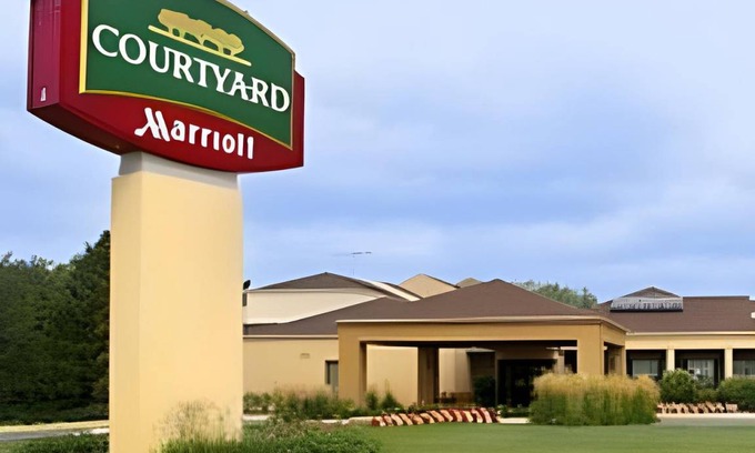 Arlington Heights Hotel | 60 m² Hotel ∙ 8 guests
