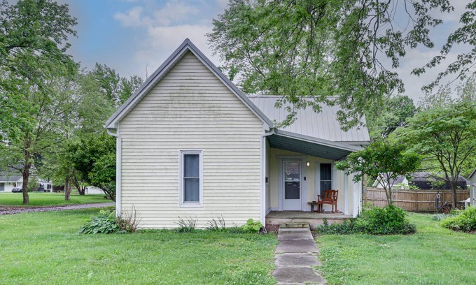 Carterville House | 69 m² House ∙ 3 bedrooms ∙ 8 guests