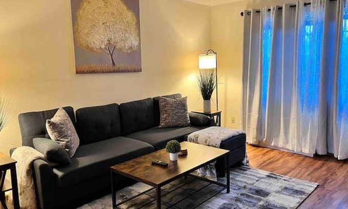 Orange Prairie Apartment | 74 m² Apartment ∙ 2 bedrooms ∙ 4 guests